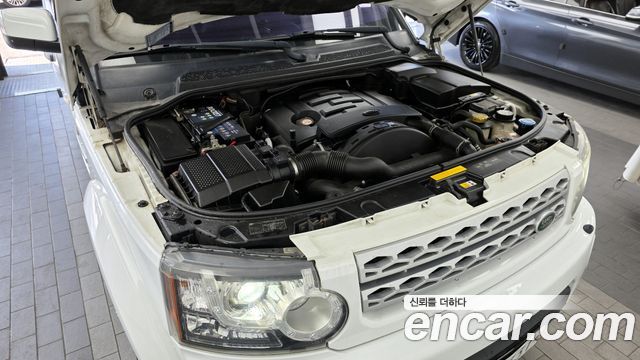 Land Rover Discovery 4 3.0 SDV6 SE 2013 — фото 6