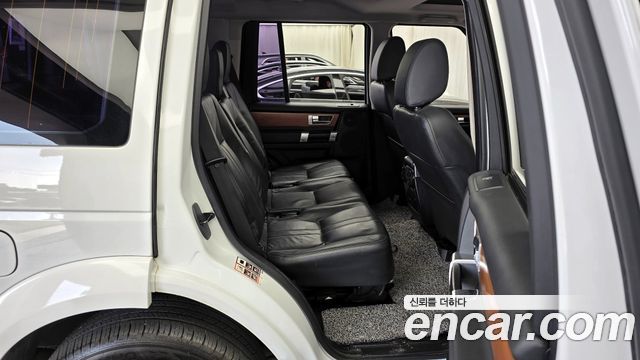 Land Rover Discovery 4 3.0 SDV6 SE 2013 — фото 12