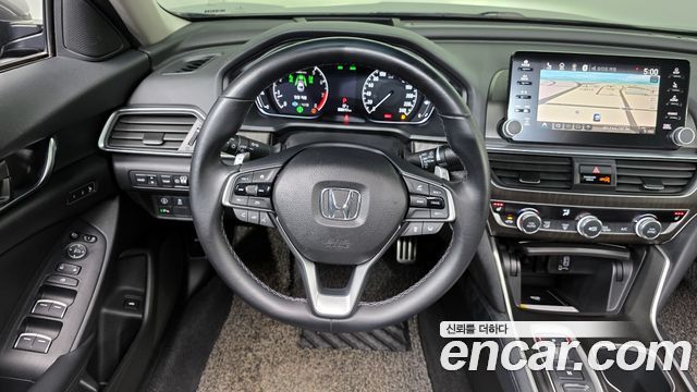 Honda Accord (X) 2.0 Turbo Sport 2018 — фото 13