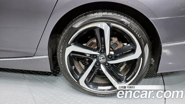 Honda Accord (X) 2.0 Turbo Sport 2018 — фото 21