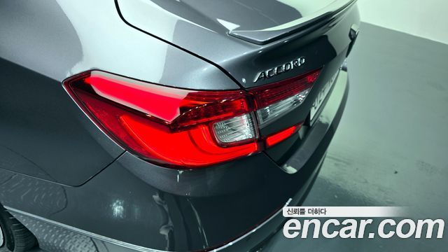 Honda Accord (X) 2.0 Turbo Sport 2018 — фото 23