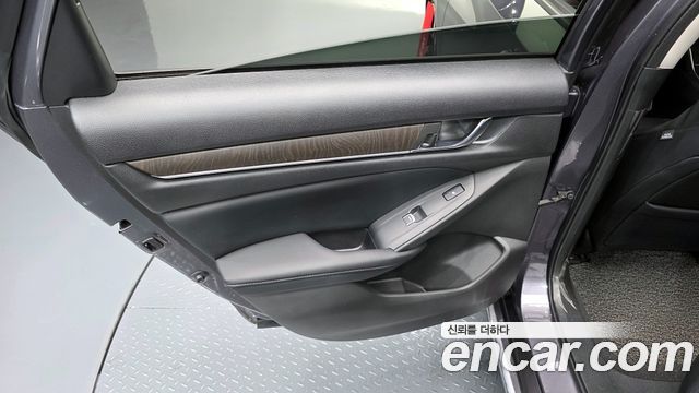 Honda Accord (X) 2.0 Turbo Sport 2018 — фото 25