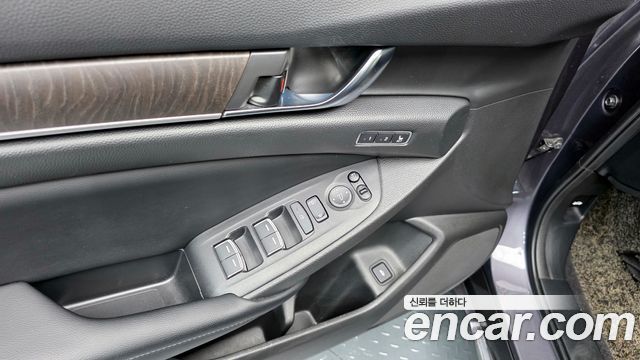 Honda Accord (X) 2.0 Turbo Sport 2018 — фото 28