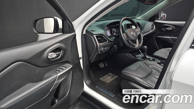 Jeep Cherokee (KL) 2.4 Limited AWD 2021 — фото 11