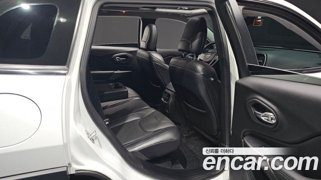 Jeep Cherokee (KL) 2.4 Limited AWD 2021 — фото 26