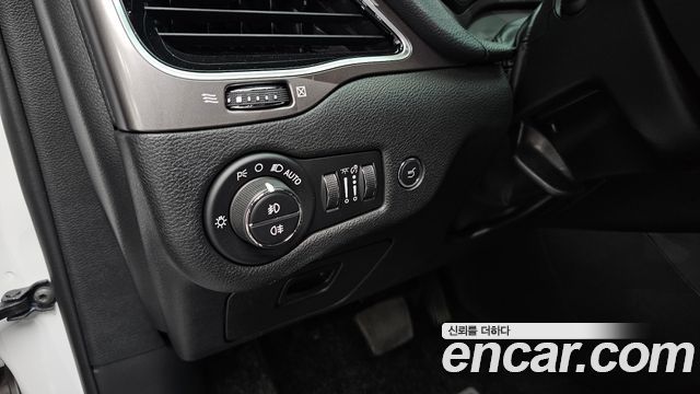 Jeep Cherokee (KL) 2.4 Limited AWD 2021 — фото 27