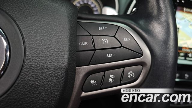 Jeep Cherokee (KL) 2.4 Limited AWD 2021 — фото 32