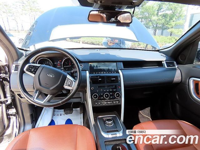 Land Rover Discovery Sport 2.0 TD4 HSE Luxury 2017 — фото 7
