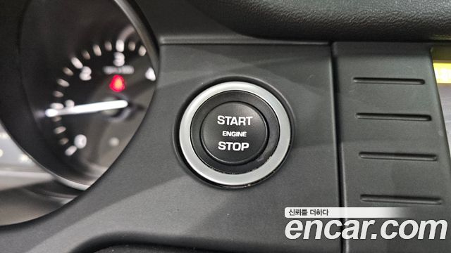 Land Rover Discovery Sport 2.0 TD4 HSE Luxury 2018 — фото 18