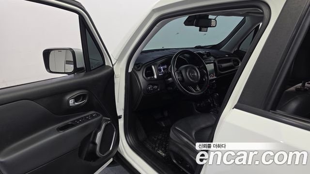 Jeep Renegade 2.0 Diesel Limited AWD 2018 — фото 10