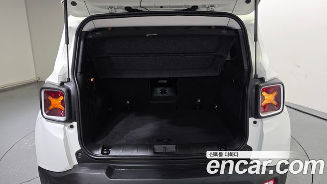 Jeep Renegade 2.0 Diesel Limited AWD 2018 — фото 20
