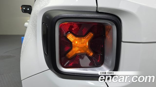 Jeep Renegade 2.0 Diesel Limited AWD 2018 — фото 23