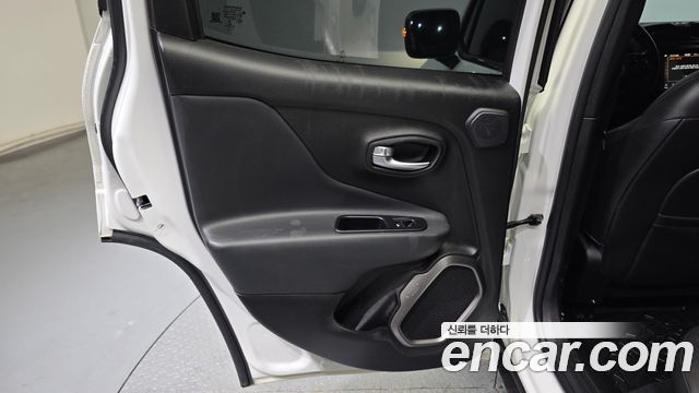 Jeep Renegade 2.0 Diesel Limited AWD 2018 — фото 25