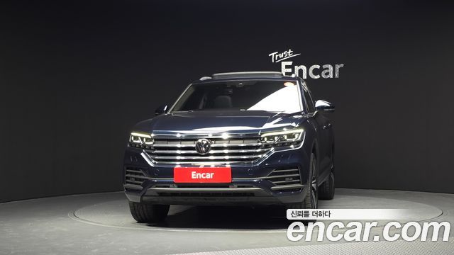 Volkswagen Touareg (III) 3.0 TDI Premium 2023 — фото 3