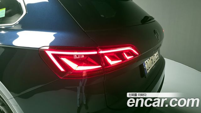 Volkswagen Touareg (III) 3.0 TDI Premium 2023 — фото 23