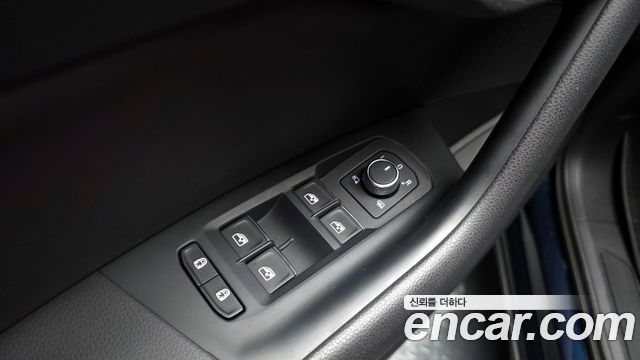 Volkswagen Touareg (III) 3.0 TDI Premium 2023 — фото 27