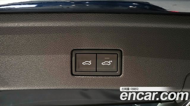 Volkswagen Touareg (III) 3.0 TDI Premium 2023 — фото 28