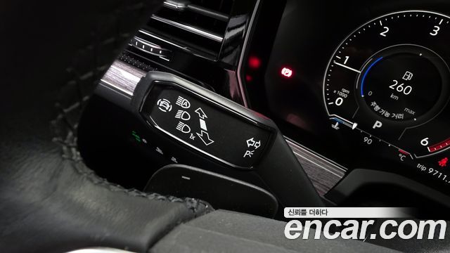 Volkswagen Touareg (III) 3.0 TDI Premium 2023 — фото 29