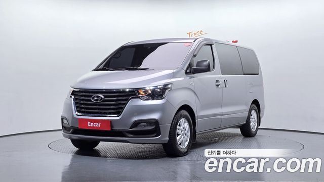 Hyundai Grand Starex Van 3-Seater Smart