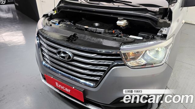 Hyundai Grand Starex Van 3-Seater Smart 2021 — фото 6