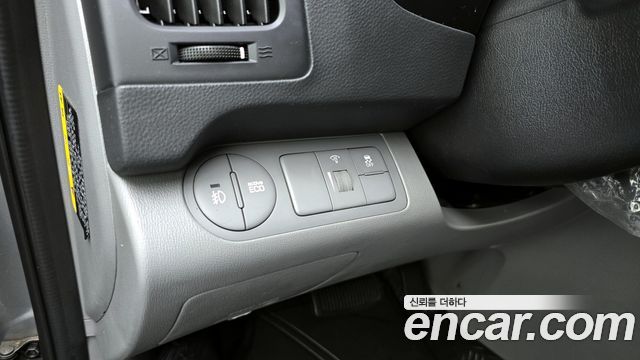 Hyundai Grand Starex Van 3-Seater Smart 2021 — фото 18
