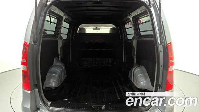 Hyundai Grand Starex Van 3-Seater Smart 2021 — фото 19