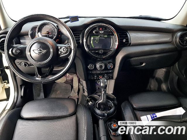 MINI Cooper D 5Door Mid 3rd 2016 — фото 5