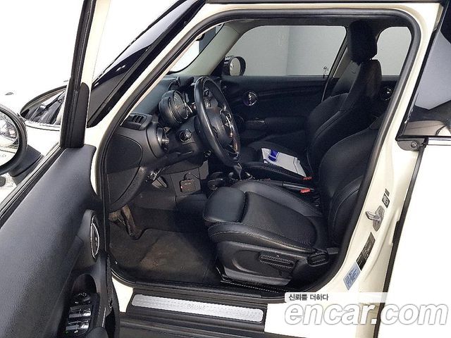 MINI Cooper D 5Door Mid 3rd 2016 — фото 8