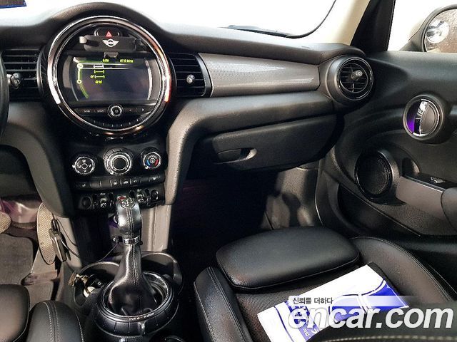 MINI Cooper D 5Door Mid 3rd 2016 — фото 10