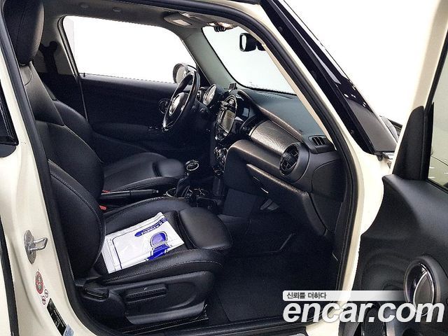 MINI Cooper D 5Door Mid 3rd 2016 — фото 19