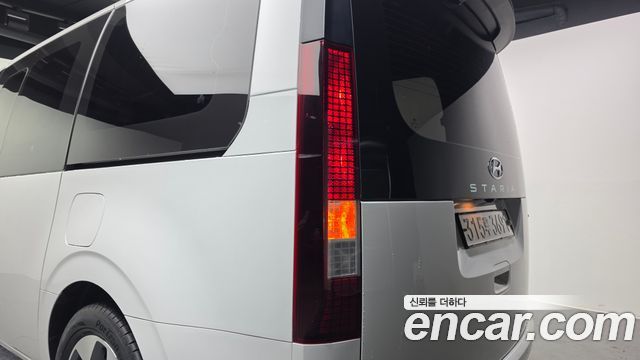 Hyundai Staria 4WD Tourer 9-Seater Modern 2022 — фото 23