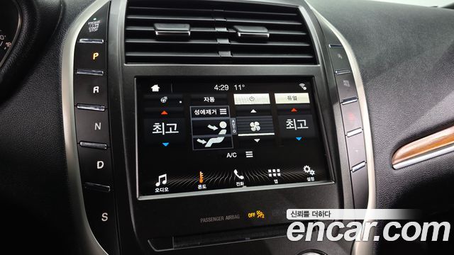 Lincoln MKC 2.0 AWD 2018 — фото 32