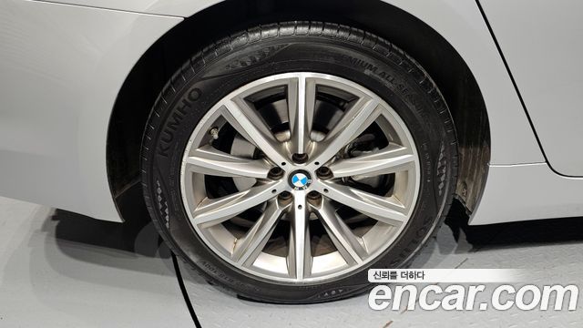 BMW 5 Series (G30) 520i Luxury 2018 — фото 5
