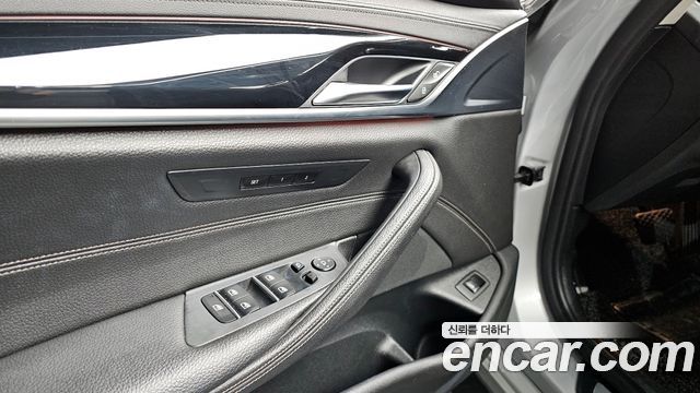 BMW 5 Series (G30) 520i Luxury 2018 — фото 12