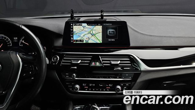 BMW 5 Series (G30) 520i Luxury 2018 — фото 17