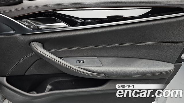 BMW 5 Series (G30) 520i Luxury 2018 — фото 24