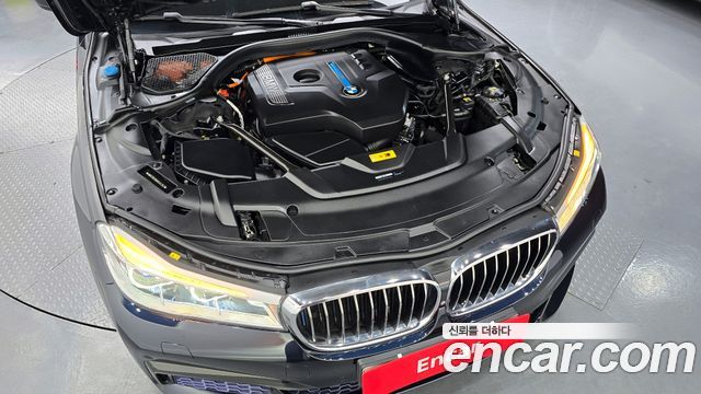 BMW 7 Series (G11) 740e iPerformance M Sport 2017 — фото 6