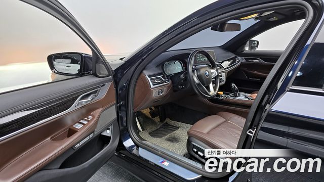 BMW 7 Series (G11) 740e iPerformance M Sport 2017 — фото 10