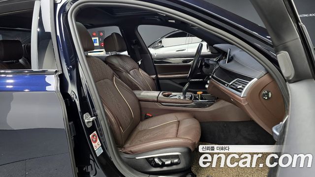 BMW 7 Series (G11) 740e iPerformance M Sport 2017 — фото 11