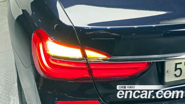 BMW 7 Series (G11) 740e iPerformance M Sport 2017 — фото 23