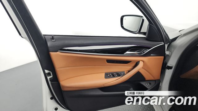 BMW 5 Series (G30) 520i Luxury 2018 — фото 30