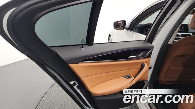 BMW 5 Series (G30) 520i Luxury 2018 — фото 31