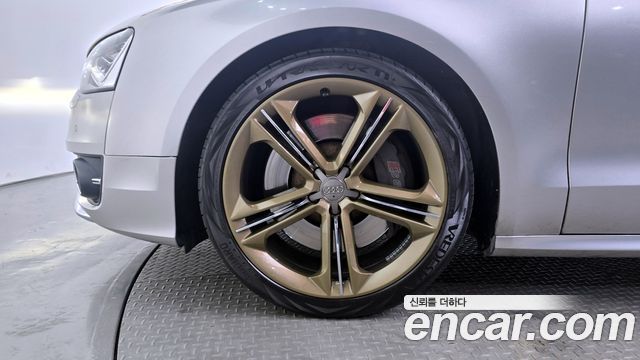 Audi S8 4.0 TFSI quattro D4 2013 — фото 5