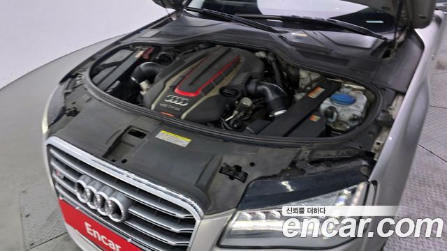 Audi S8 4.0 TFSI quattro D4 2013 — фото 6