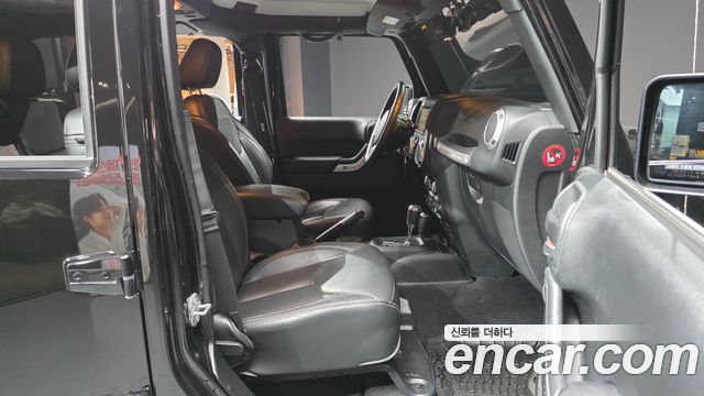 Jeep Wrangler (JK) 3.6 Sahara 4Door 2017 — фото 11