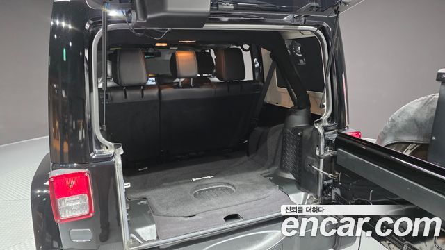 Jeep Wrangler (JK) 3.6 Sahara 4Door 2017 — фото 20