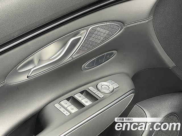 Genesis Electrified (GV70) e-AWD 2022 — фото 22