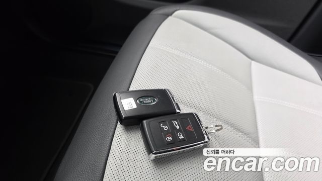 Land Rover Range Rover Evoque (II) P250 Dynamic SE 2024 — фото 31