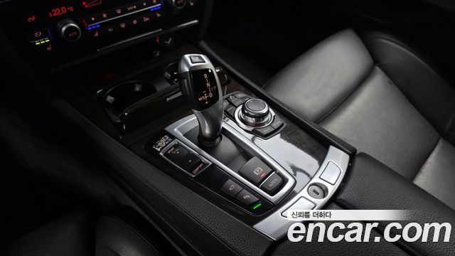 BMW 7 Series (F01) 750Li 2012 — фото 9