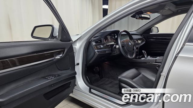 BMW 7 Series (F01) 750Li 2012 — фото 10